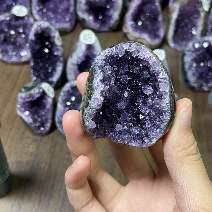未镶嵌珠宝半成品水晶梦***?