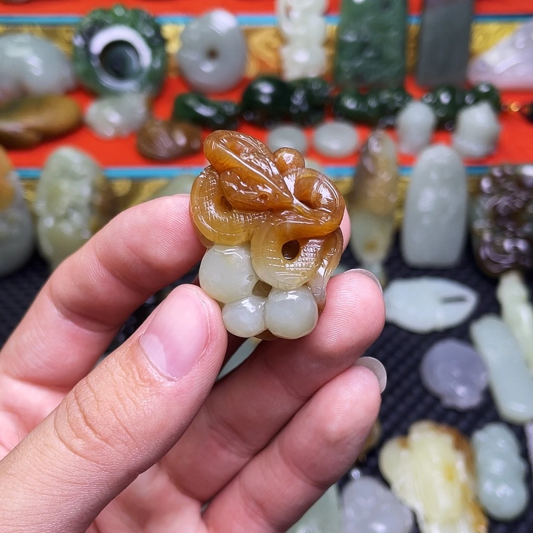 鱻***龘和田玉未镶嵌颈饰