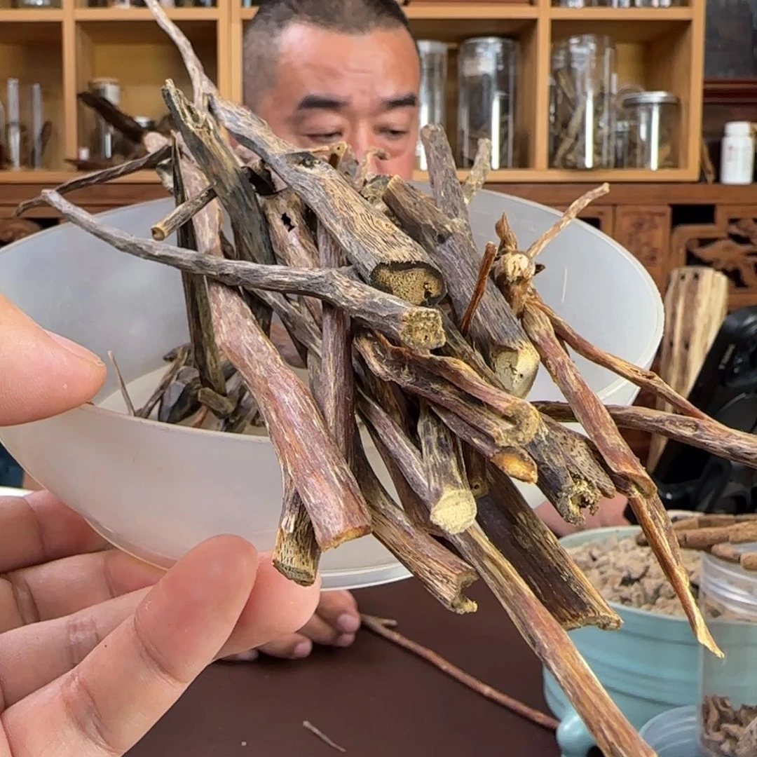 摆件沉香奇楠树枝料70克