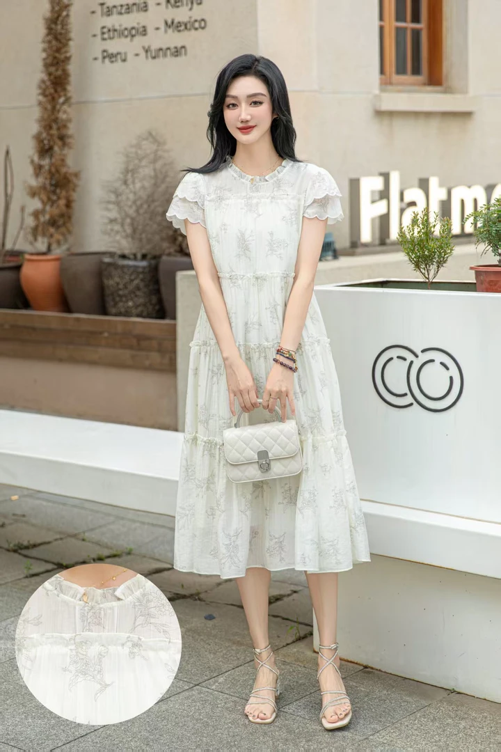 夏季木耳边高级感甜美减龄连衣裙