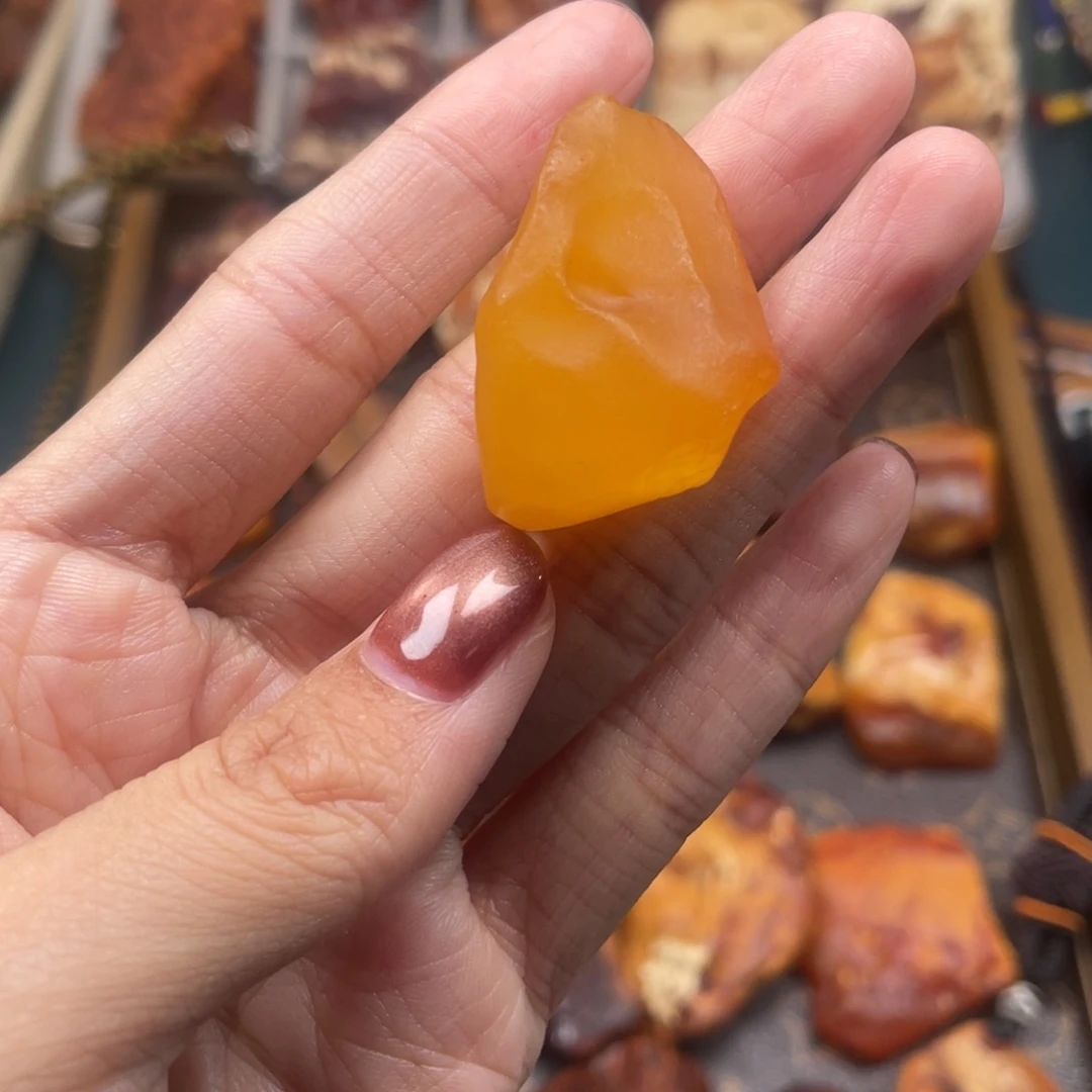 琥珀未镶嵌珠宝奇石