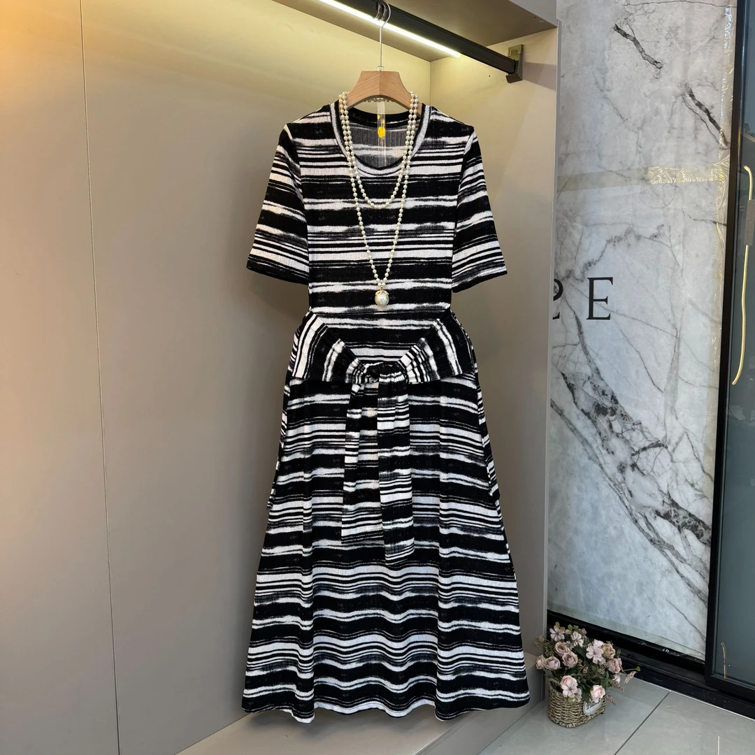 夏季2025新款收腰显瘦休闲百搭辣妹条纹绑带短袖连衣裙7267