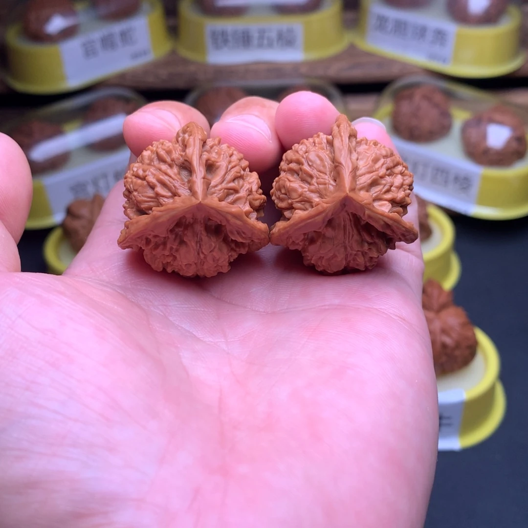 文玩核桃吊坠官帽奔