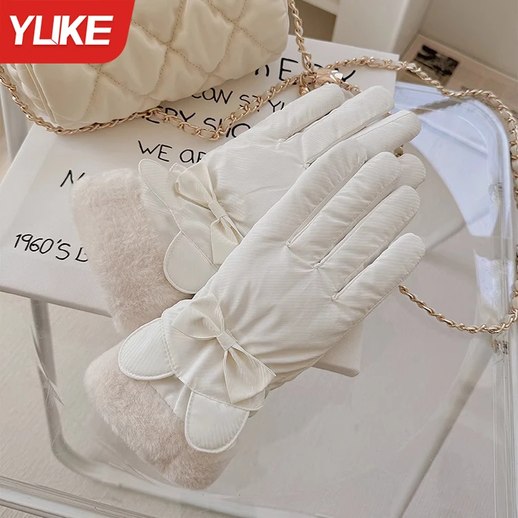 防风保暖手套女款加绒加厚秋冬季开车触屏防水防寒户外骑行电动车