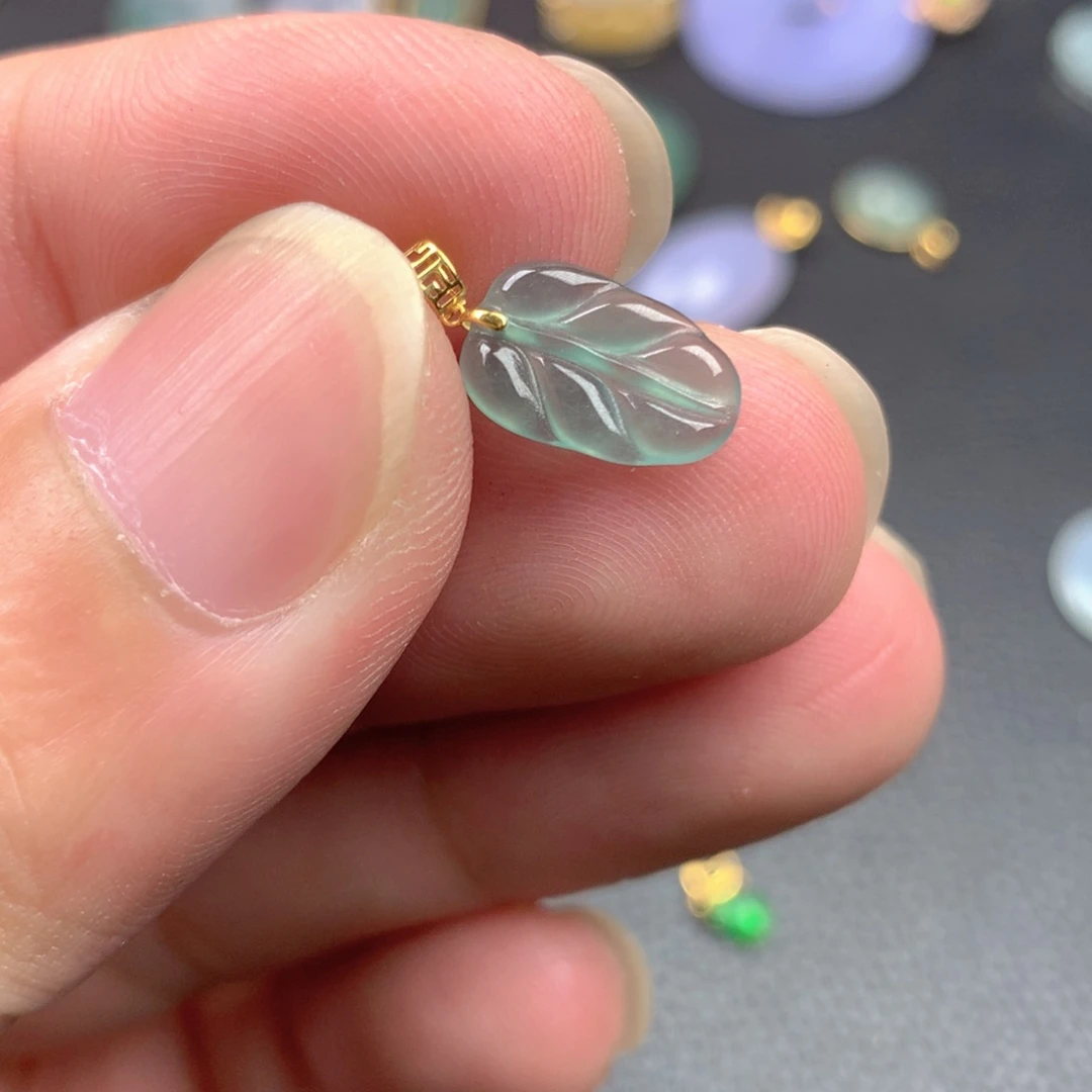 【闪购商品】颈饰18K金镶嵌翡翠翡翠