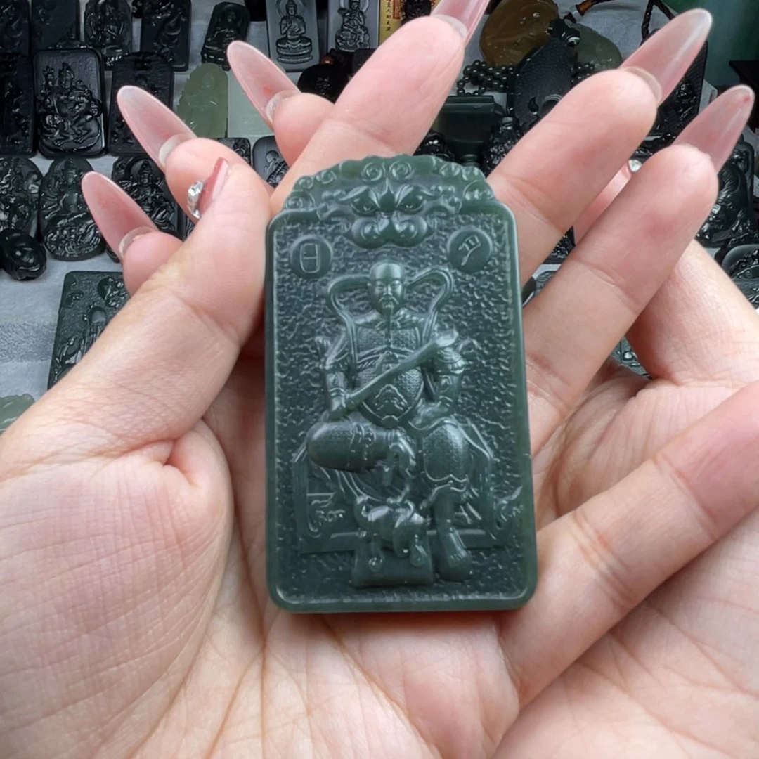 颈饰未镶嵌和田玉以**身