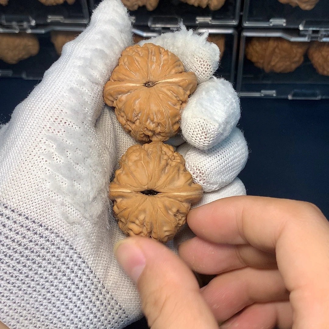 稀***涂文玩核桃吊坠红皮元宝