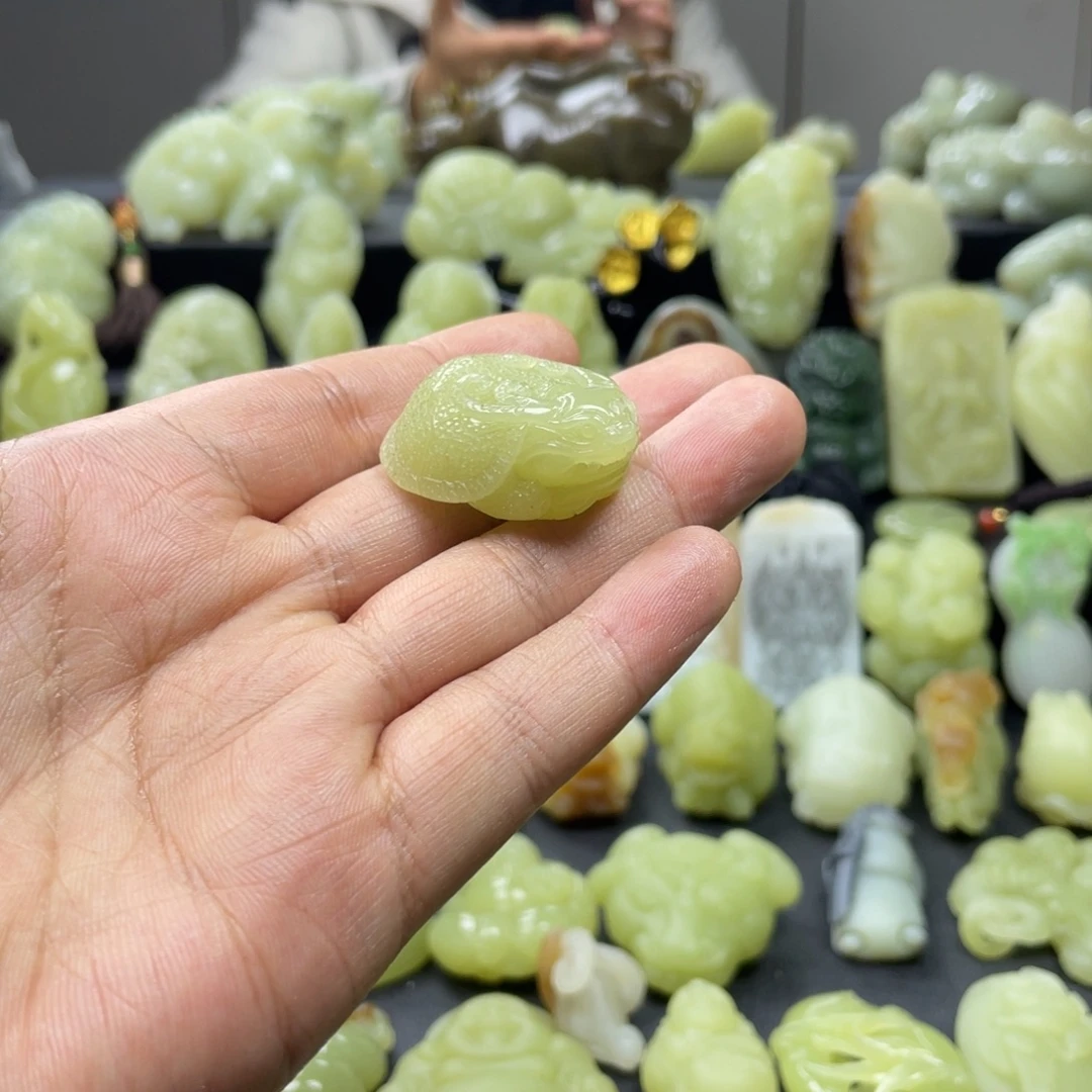 和田玉（黄玉）未镶嵌颈饰