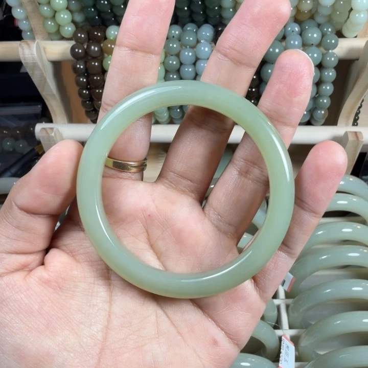 丫***丫和田玉（糖玉）未镶嵌手链