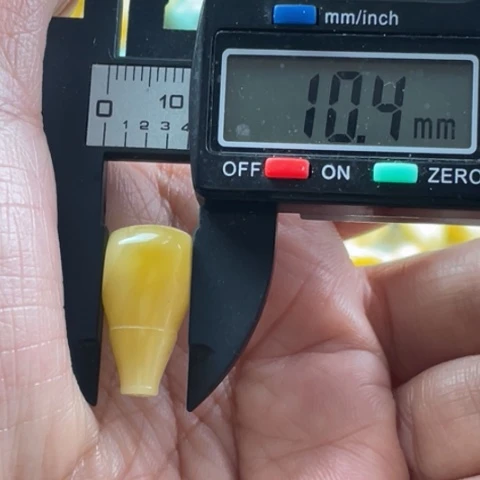 【闪购商品】未镶嵌蜜蜡裸石77杂