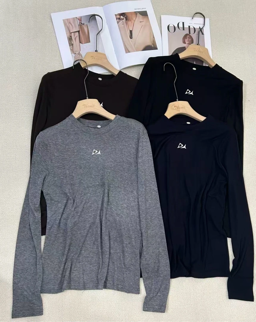 682-1-3602  胸银标下摆纯色时尚长袖针织衫套头衫