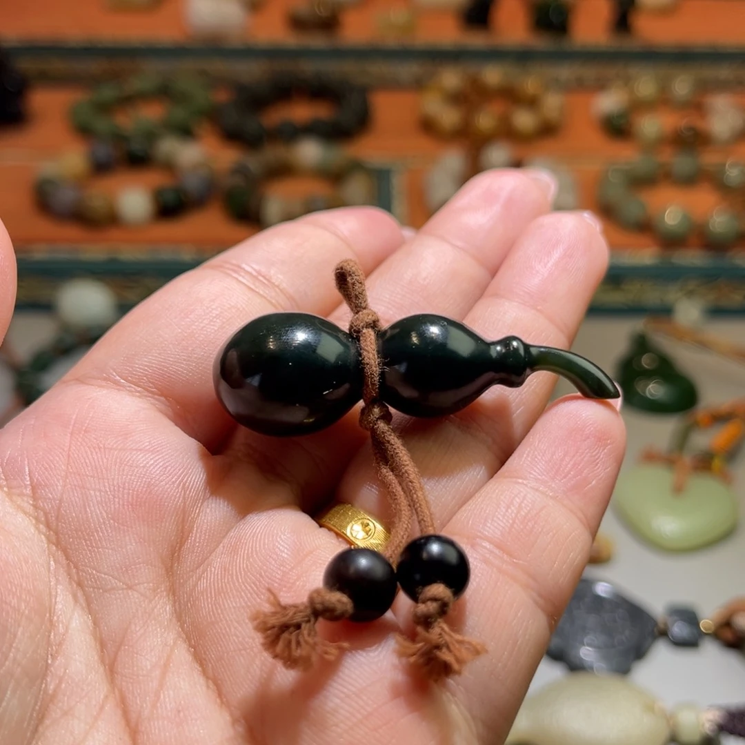 颈饰未镶嵌和田玉越**鲁