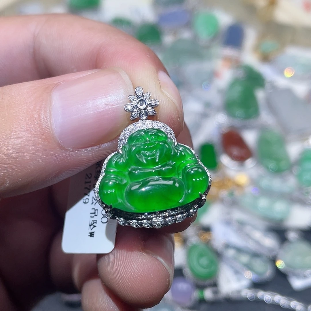 翡翠18K金镶嵌颈饰