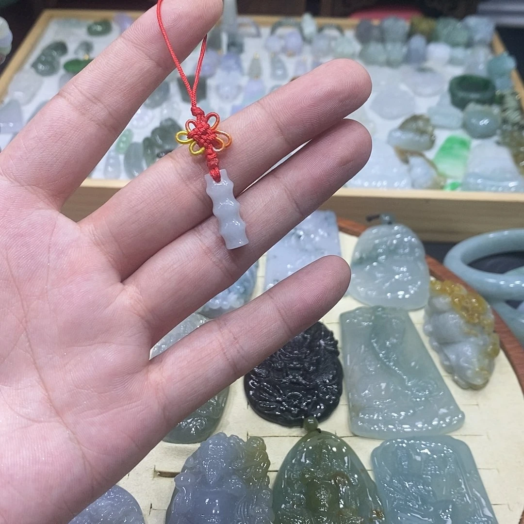 颈饰未镶嵌翡翠步步高升