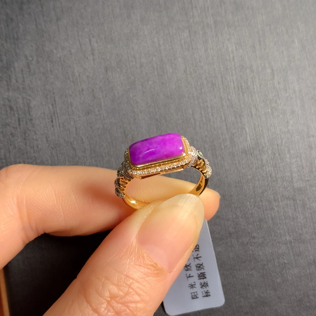苏纪石（舒俱来）18K金镶嵌樱花戒指