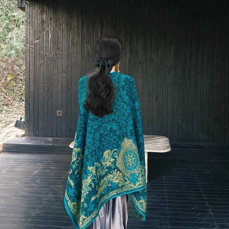 孔雀蓝披肩外搭女云南新疆西藏大西北旅游穿搭拍照民族风斗篷披风