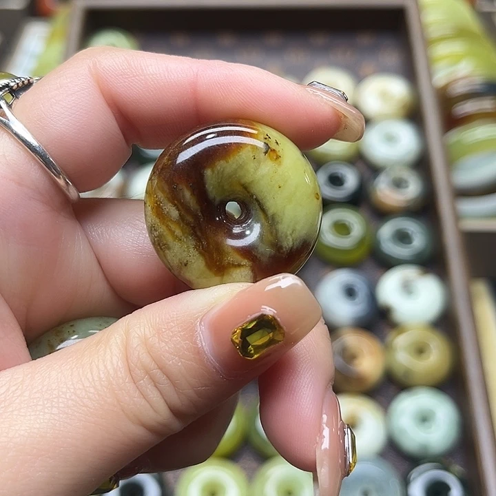 ****喵岫玉未镶嵌平安扣