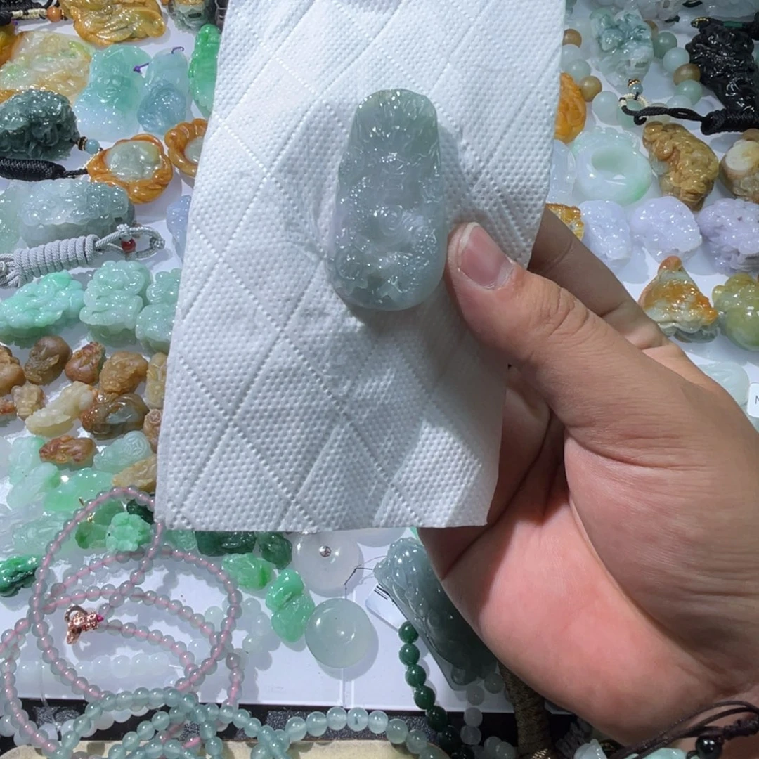 翡翠颈饰未镶嵌天然