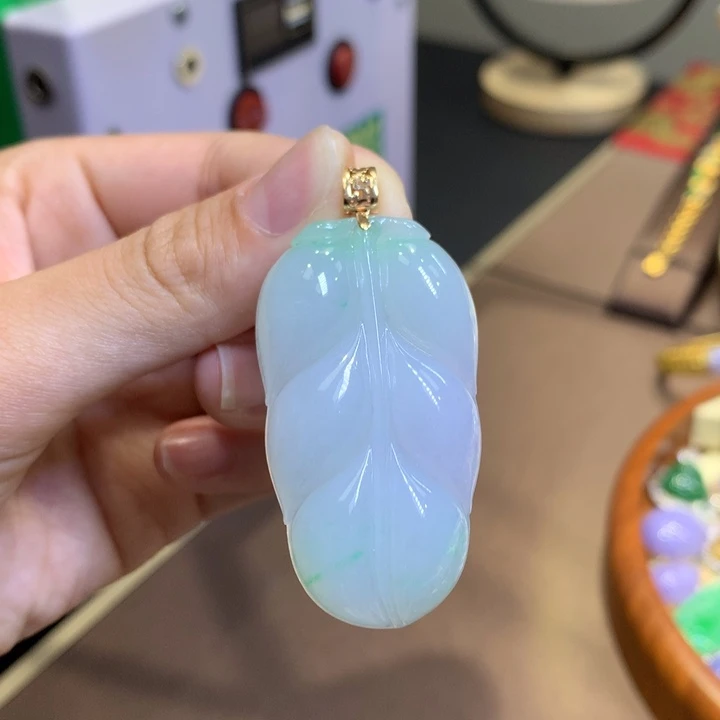 翡翠18K金镶嵌颈饰翡翠