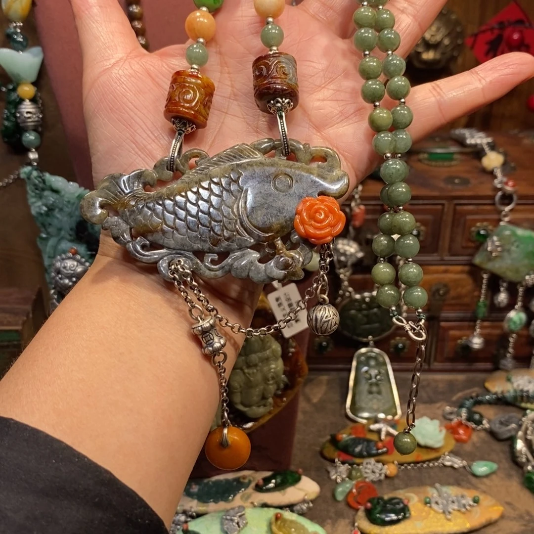 翡翠吊坠(赠链)未镶嵌