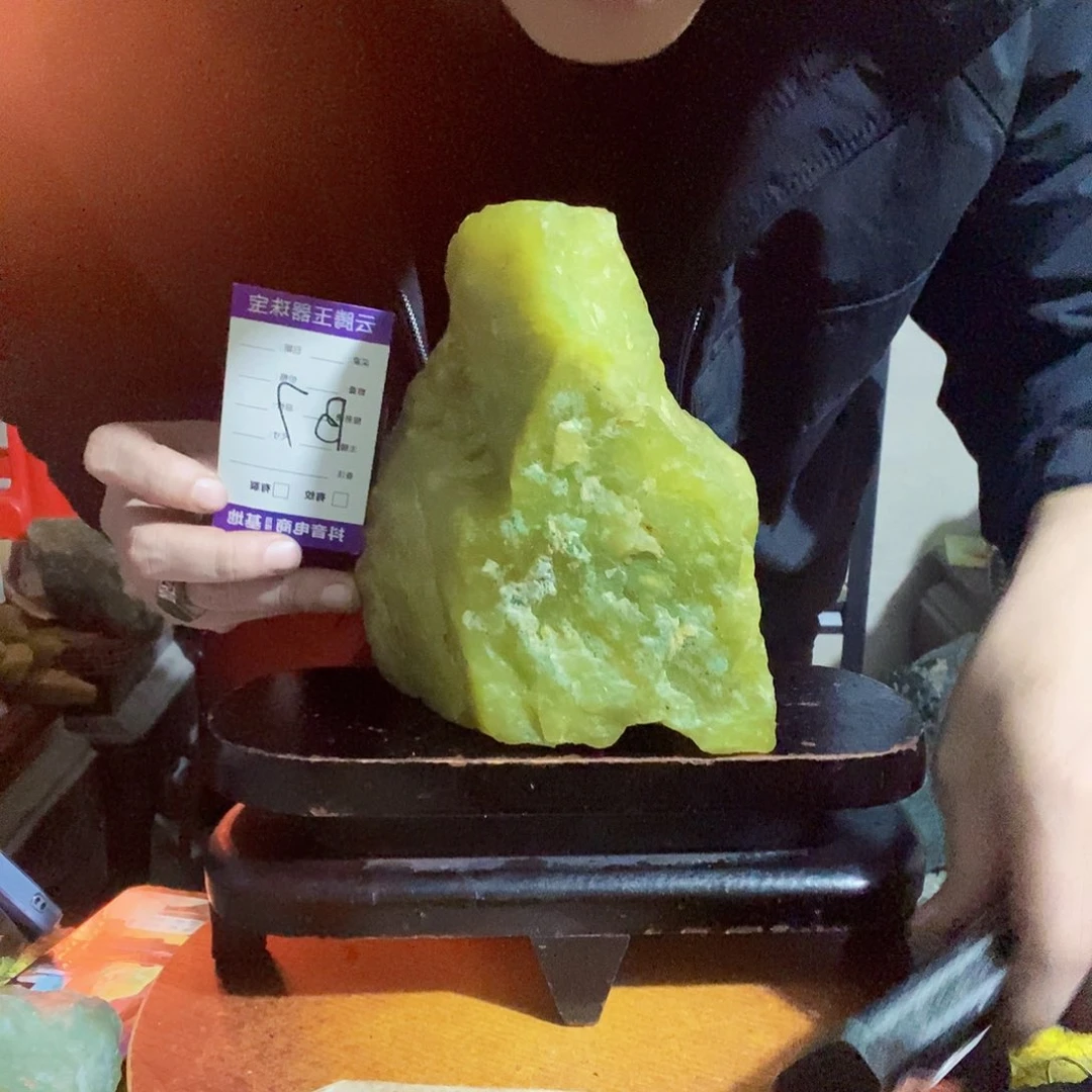 蛇纹石玉未镶嵌珠宝半成品