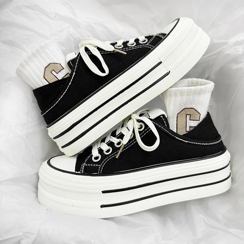 黑色帆布鞋女鞋2025新款ins夏季透气运动鞋多巴胺厚底增高滑板鞋