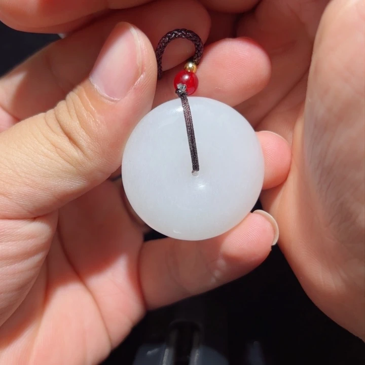 颈饰合金石英质玉（金丝玉）