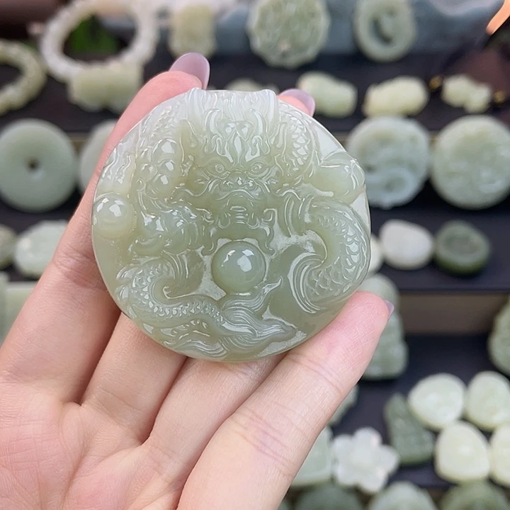 和田玉未镶嵌颈饰