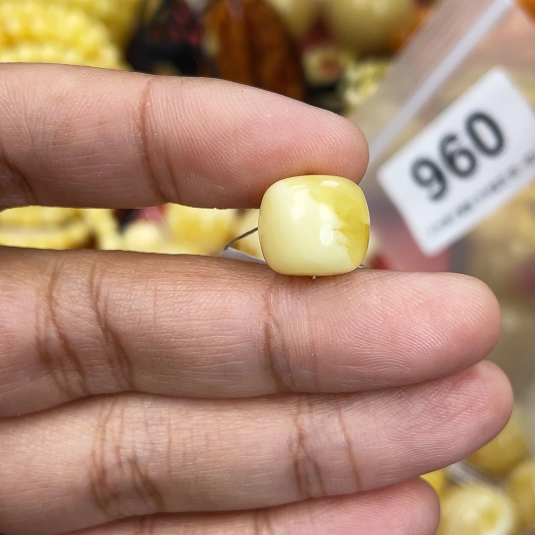 蜜蜡未镶嵌珠宝奇石12.8