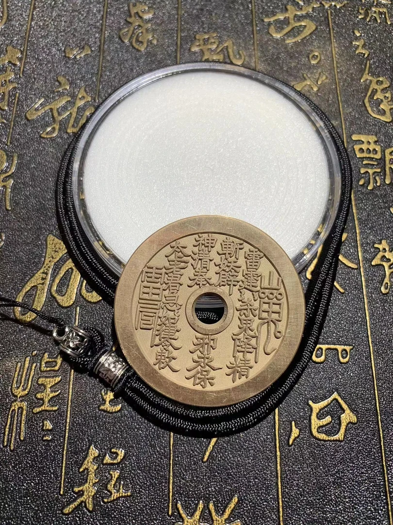 现代仿制工艺品老君一气化三清雕母