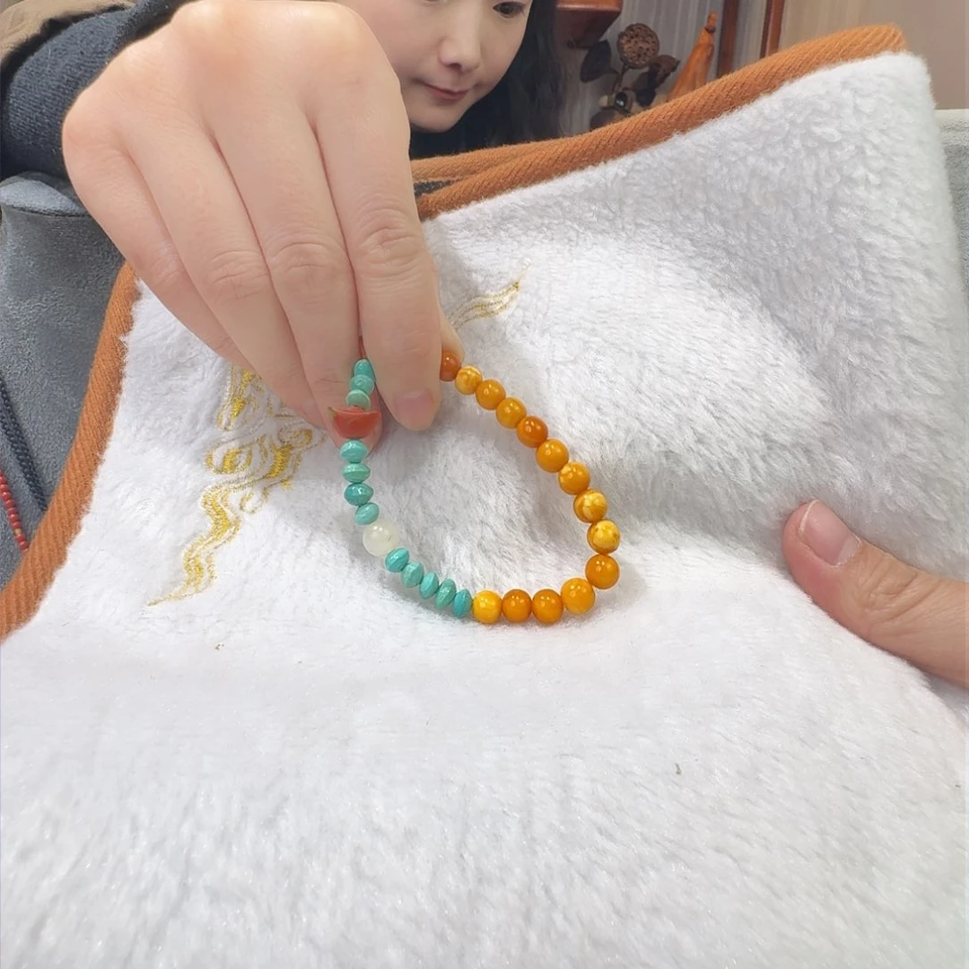 蜜蜡手串未镶嵌?****n蜜蜡