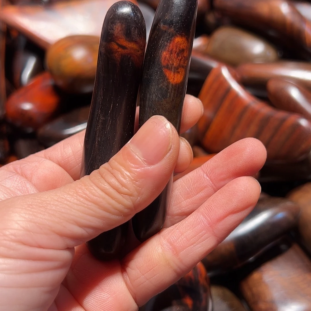 交趾黄檀（大红酸枝）云*