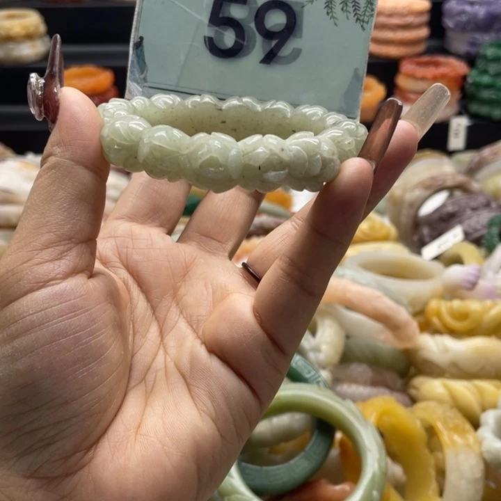 石英岩玉未镶嵌手镯