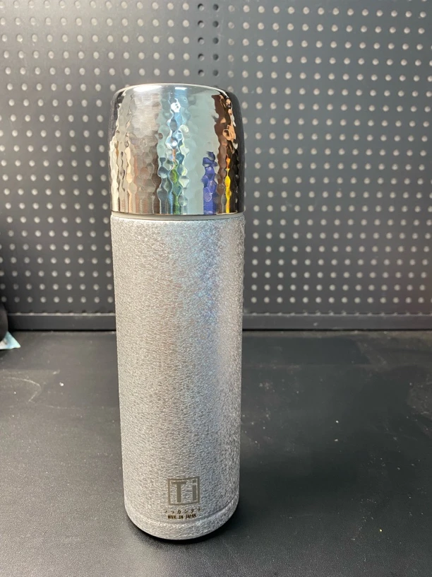 显示温度钛保温杯