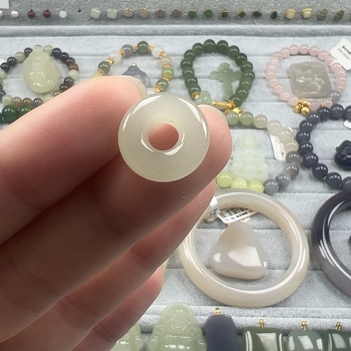 和田玉未镶嵌珠宝半成品