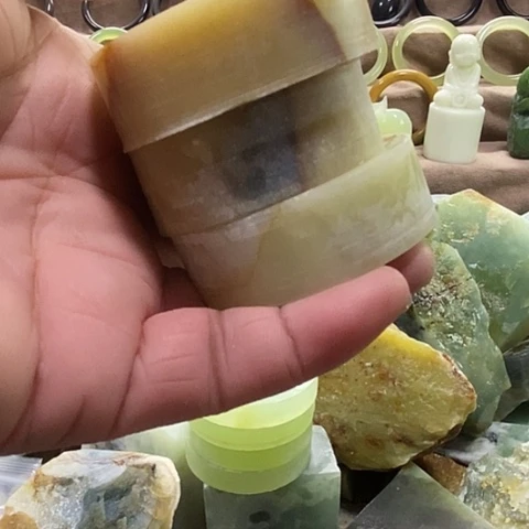 七***淘蛇纹石玉未镶嵌挂件