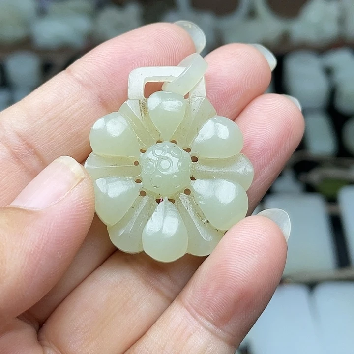 和田玉未镶嵌挂件