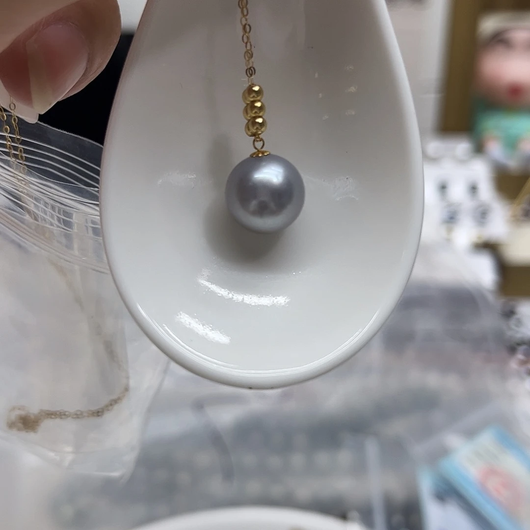 颈饰18K金镶嵌海水珍珠
