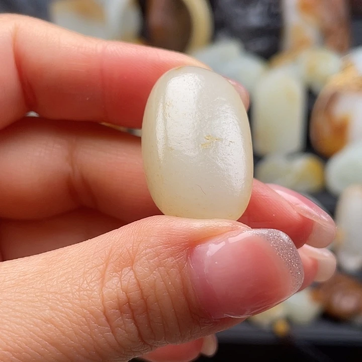 风***淡和田玉未镶嵌颈饰