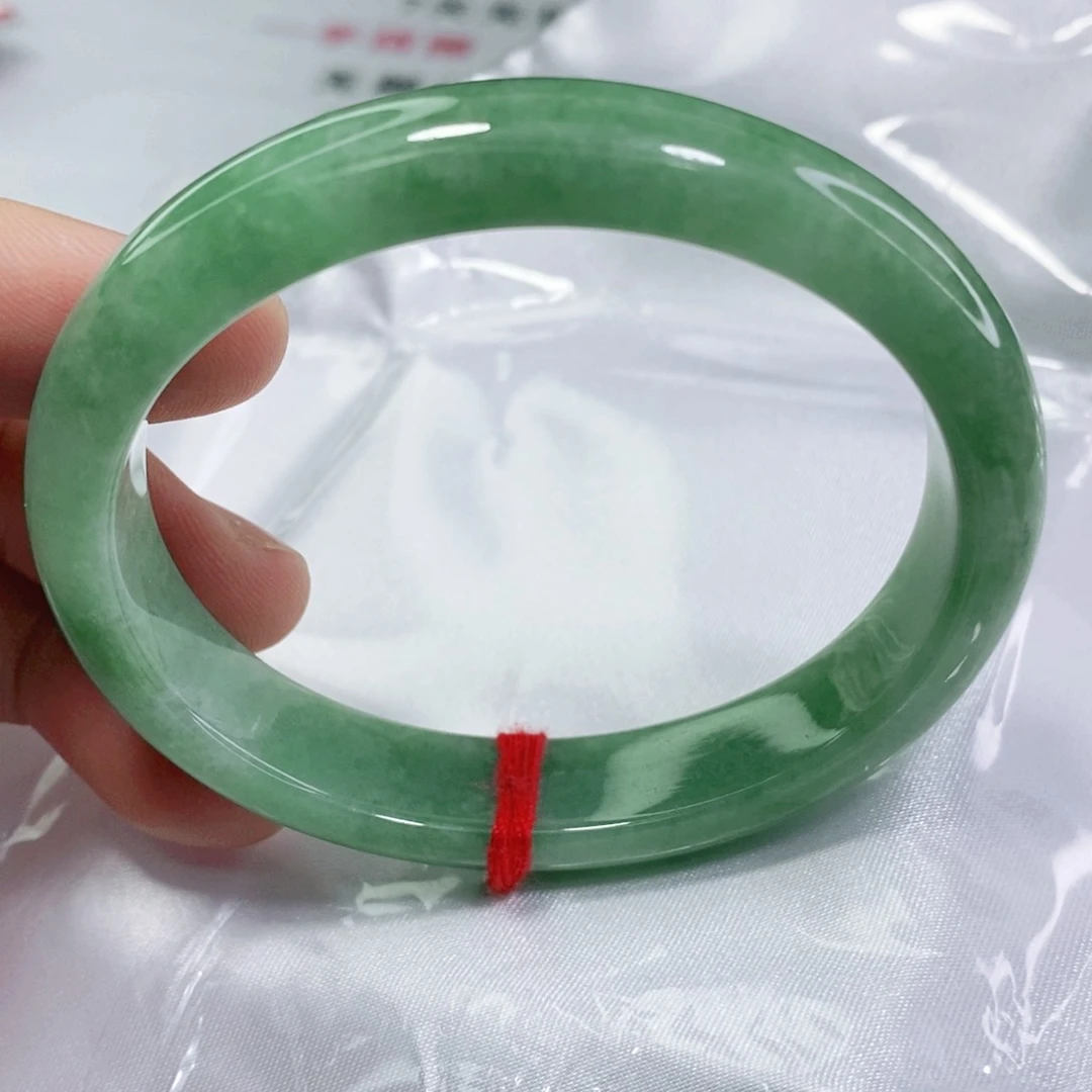 翡翠手镯未镶嵌57.5圈口贵妃