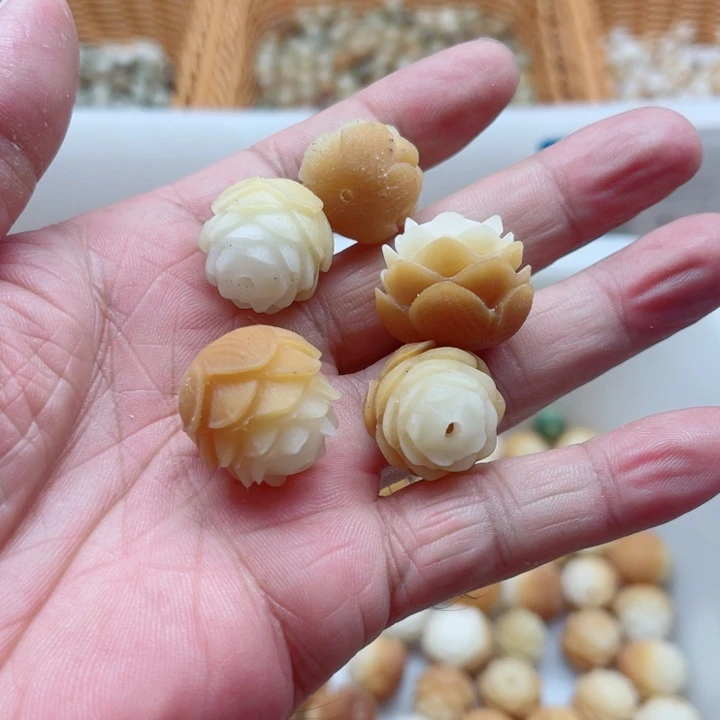 手串白玉菩提瑕疵炭烤莲花5颗