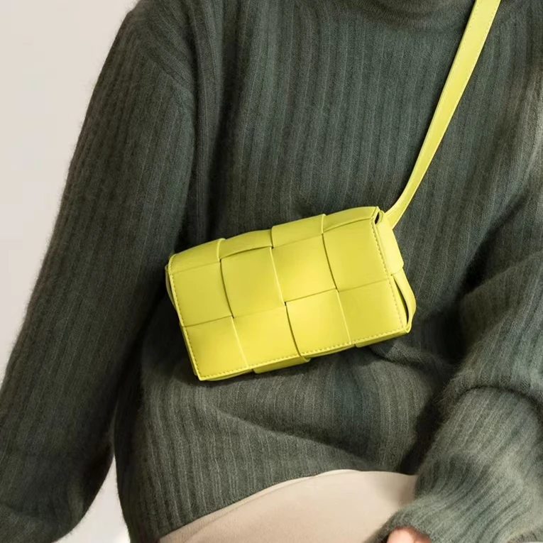 95新 BOTTEGA VENETA/葆蝶家 经典八格编织小鸡黄斜挎包