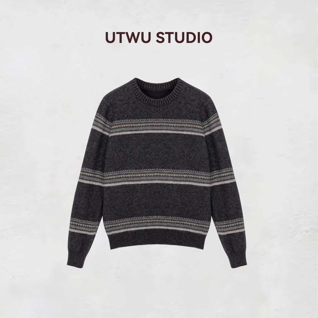 UTWU小敏 兔毛×绵羊毛混纺拼色长袖圆领针织衫Q24H004