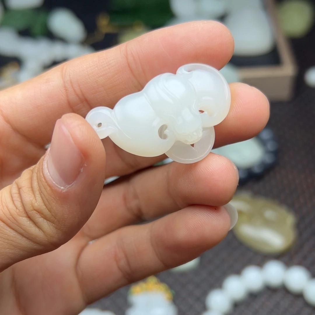 和田玉挂件未镶嵌