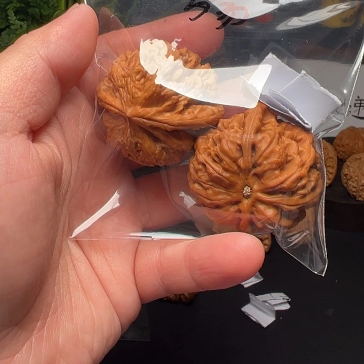 ****殇大叶紫檀（黑酸枝木类）核桃核桃核桃