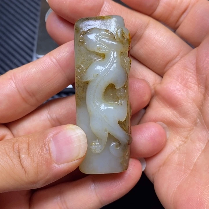 和田玉未镶嵌颈饰依****子