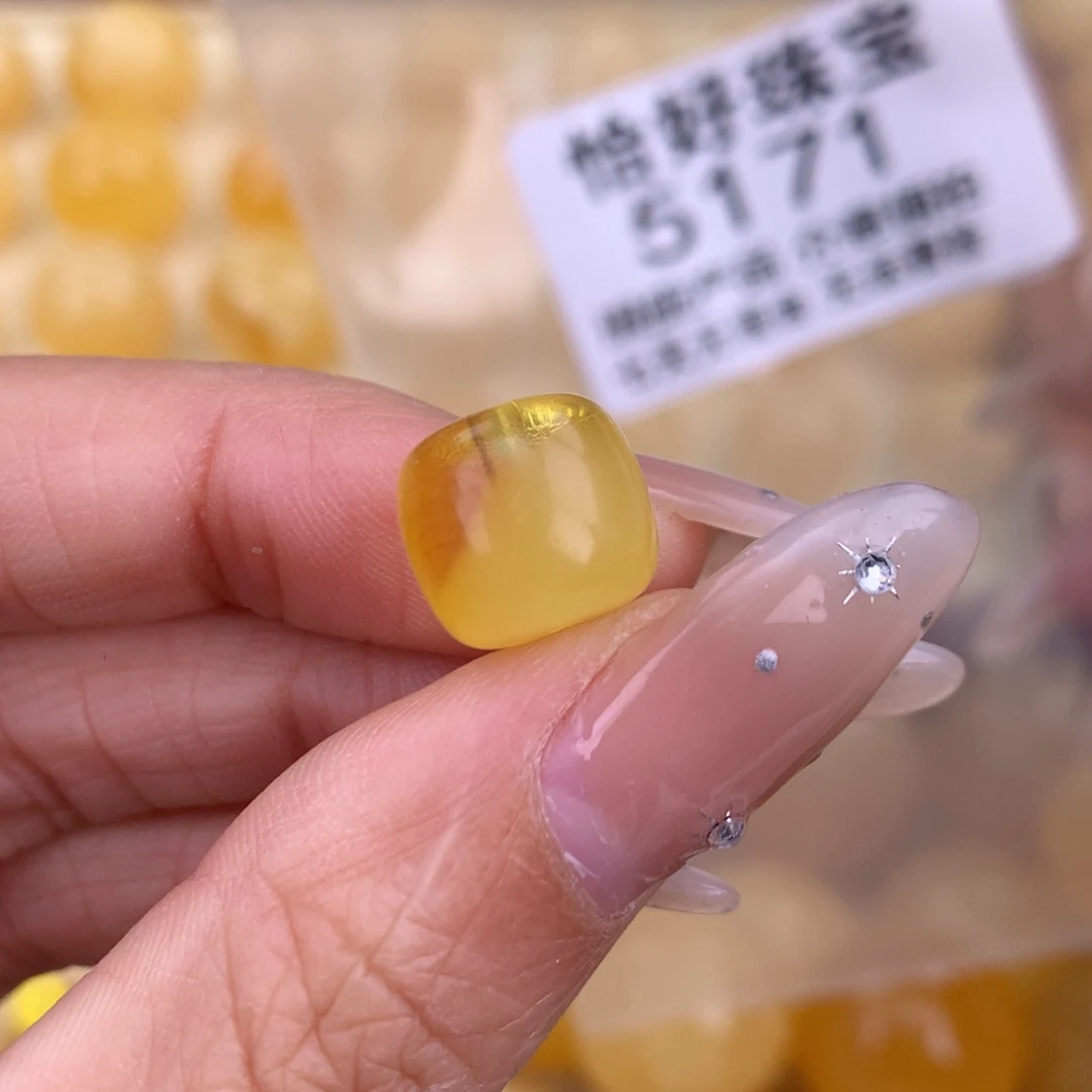 琥珀未镶嵌珠宝奇石