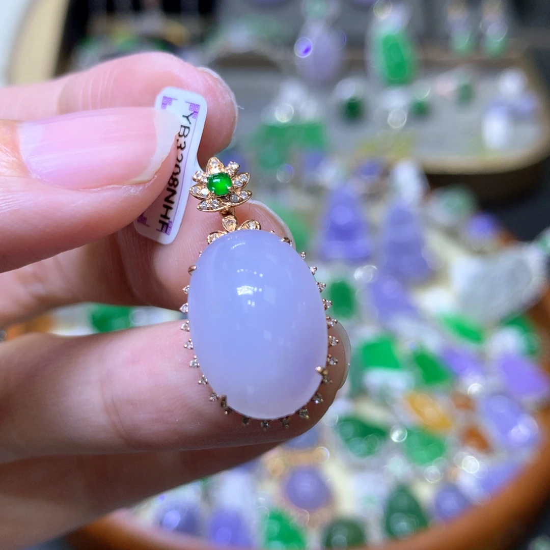 【闪购商品】翡翠颈饰18K金镶嵌翡翠吊坠项链