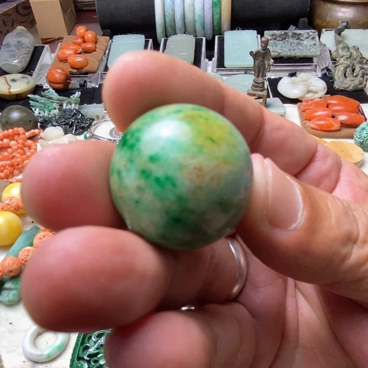 翡翠颈饰未镶嵌.****吴