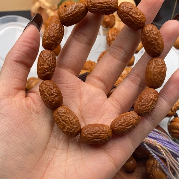 橄榄核吊坠小枣手串